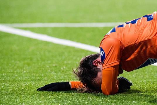 Nikola Tkalcic of Aalesund with an injury