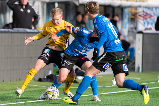 Elfsborgs Kevin Liimatainen och Halmstads Albin Branting