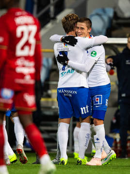 Norrköpings Simon Thern jublar med Alexander Fransson