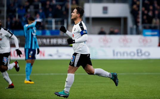 Örebros Nordin Gerzic jublar