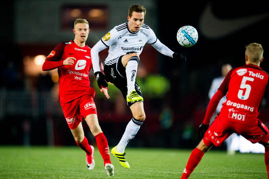 Peter Orry Larsen of Brann and Anders Konradsen of Rosenborg
