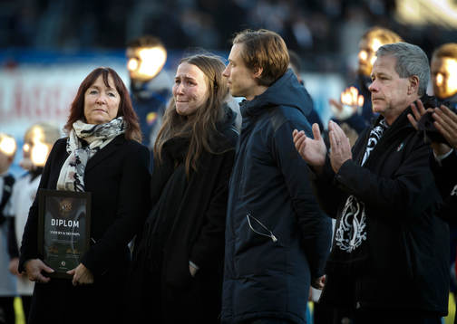Bortgångna målvakten Anders Karlsson blir utsedd till