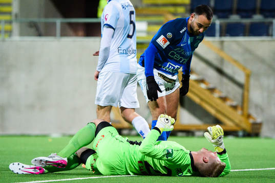 Gefles målvakt Viktor Frodig har ont