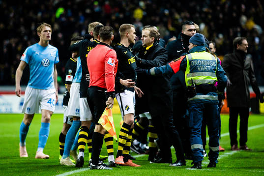 s Sebastian Larsson