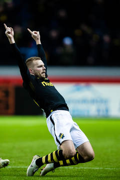 s Sebastian Larsson jublar