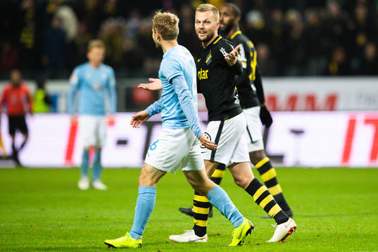 s Sebastian Larsson deppar