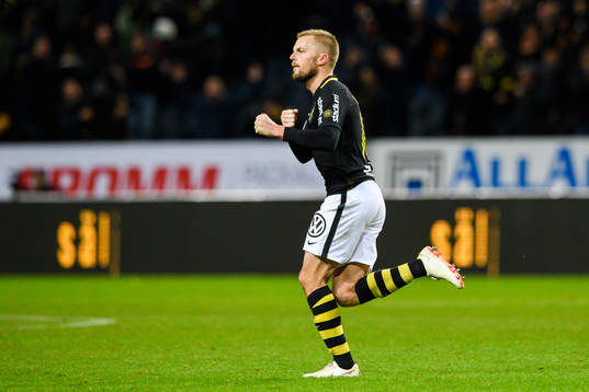 s Sebastian Larsson jublar