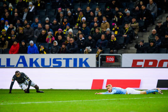 s Henok Goitom och Malmö FFs Franz Brorsson