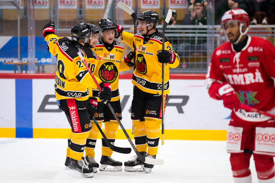 Luleås Jesper Sellgren jublar
