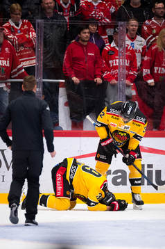 Luleås Pontus Själin har ont