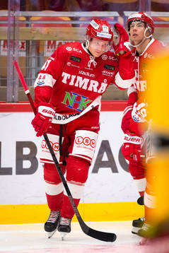 Timrås Alexander Falk jublar