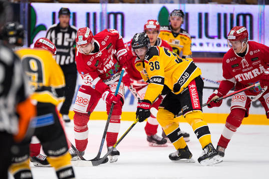 Timrås Sebastian Collberg och Luleås Emil Larsson