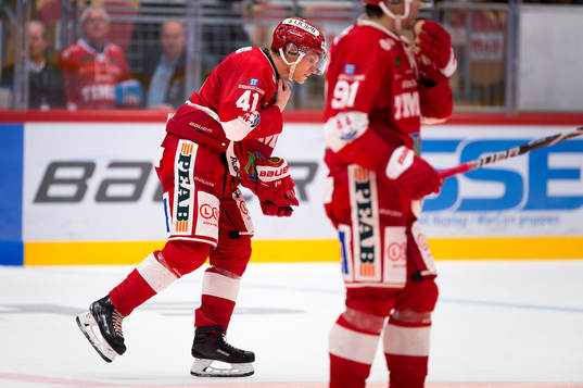Timrås Alexander Falk har ont