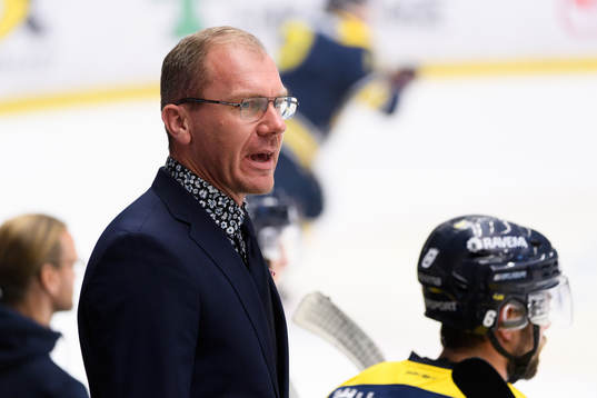 s tränare Johan Lindbom