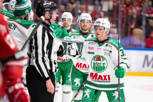 Rögles Samuel Jonsson jublar