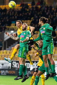 Elfsborgs Jon Jönsson och Dalkurds Andrew Michael Stadler