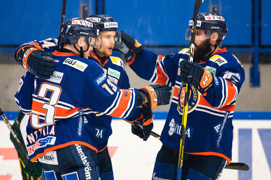 Växjös Julius Junttila , Brendan Shinnimin och Martin