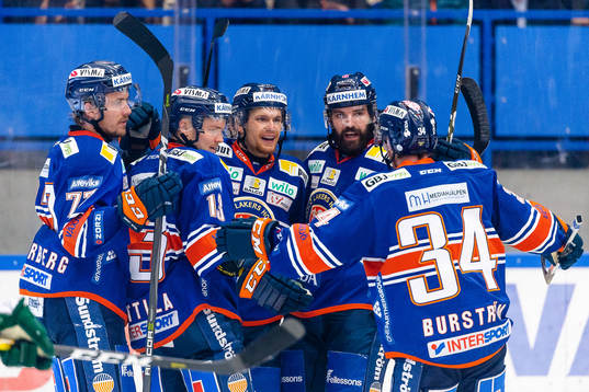 Växjös Julius Junttila, Brendan Shinnimin och Linus