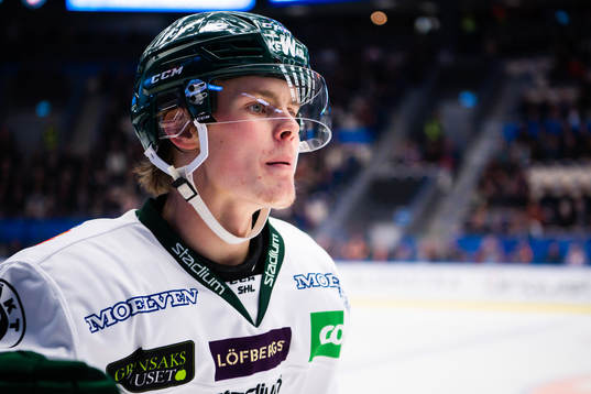 Färjestads Carl Jakobsson jublar