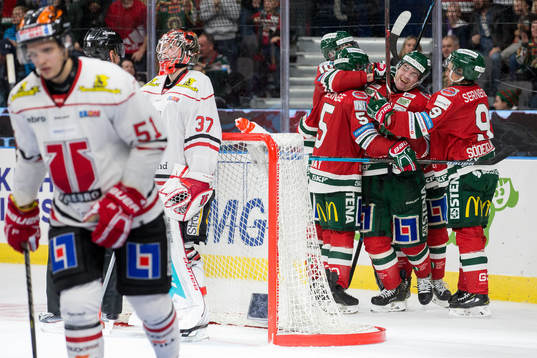 Frölundas Ponthus Westerholm jublar med lagkamrater