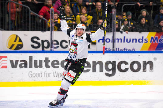 Malmö Redhawks Carl-Johan Lerby jublar