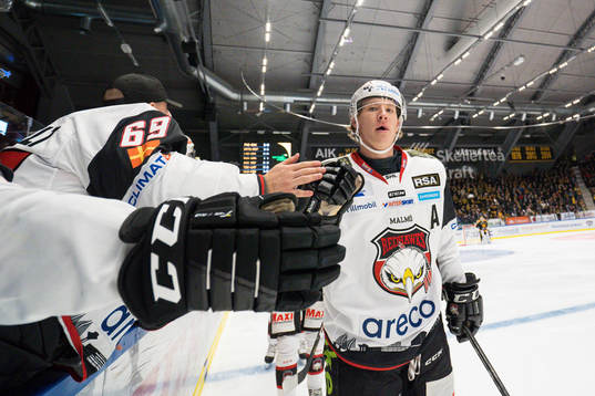 Malmö Redhawks Emil Sylvegård  jublar