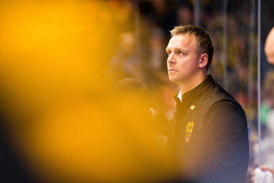 Skellefteås assisterande tränare Bert Robertsson  deppar