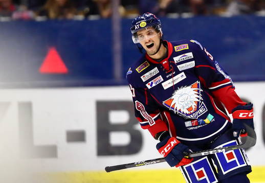 Linköpings Mattias Bäckman jublar