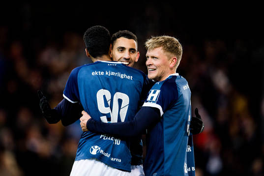 Mustafa "Mos" Abdellaoue of Strømsgodset celebrates with