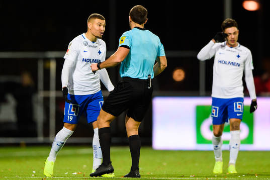 Norrköpings Jordan Larsson riskerar med domaren