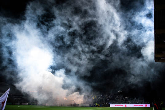 Bengalrök över Grimsta IP