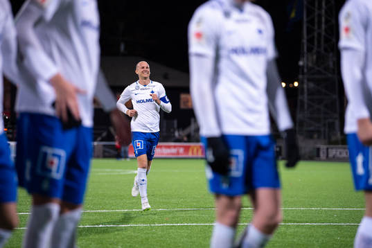 Norrköpings Andreas Johansson springer till klacken för