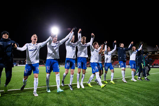 Norrköpings spelare jublar framför klacken