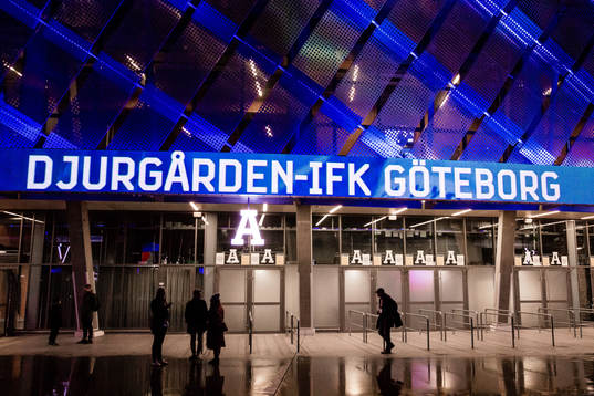 Exteriör av Tele2 Arena innan fotbollsmatchen i
