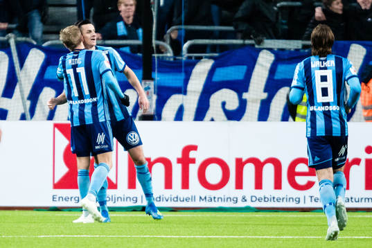 Djurgårdens Haris Radetinac jublar med Jonathan Ring