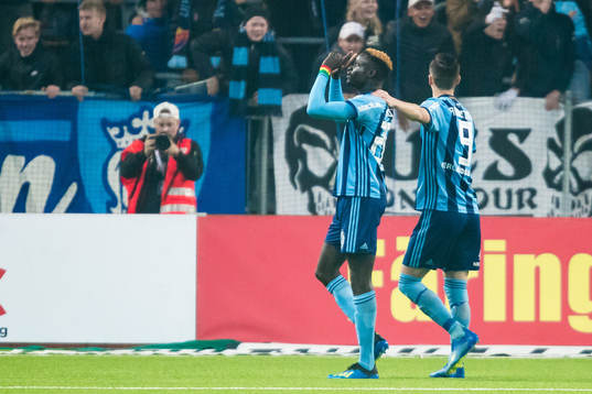 Djurgårdens Aliou Badji jublar med Haris Radetinac