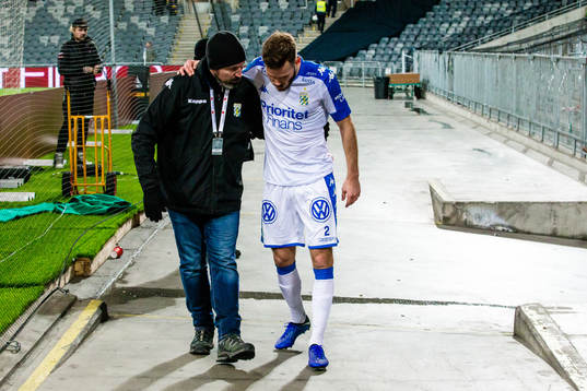 IFK Göteborgs Emil Salomonsson med en publikvärd