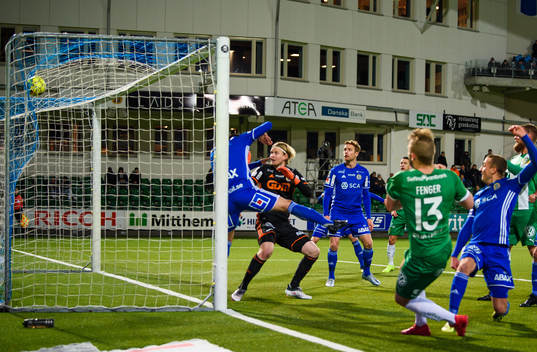 Hammarbys Mads Fenger Nielsen gör 1-0