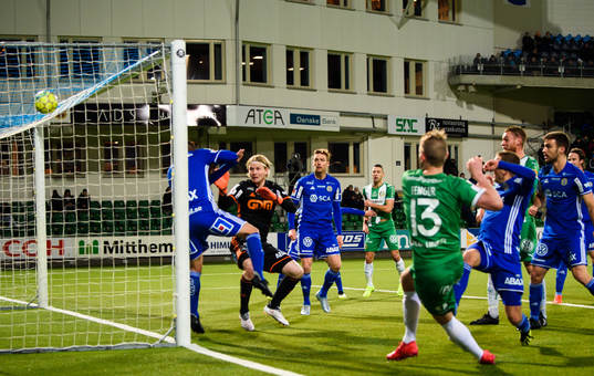 Hammarbys Mads Fenger Nielsen gör 1-0 på Sundsvalls