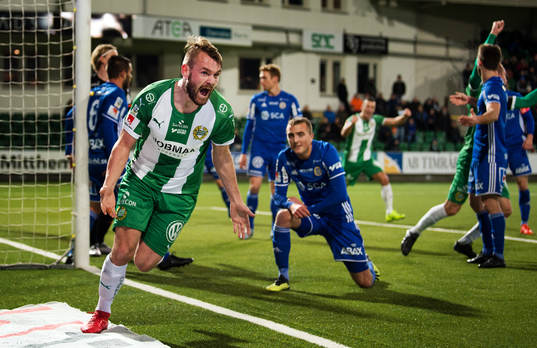 Hammarbys Mads Fenger Nielsen jublar