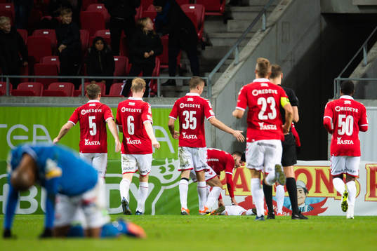 Kalmars spelare jublar
