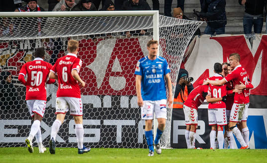 Kalmarspelarna jublar