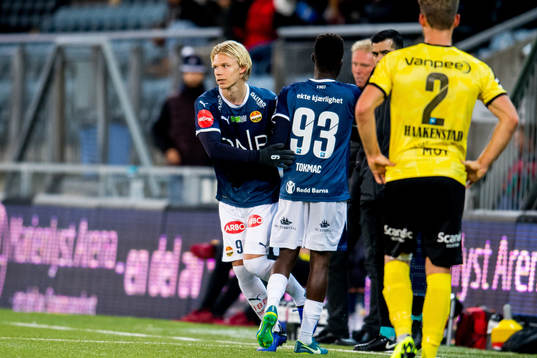Sebastian Pedersen of Strømsgodset comes