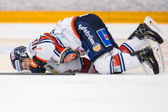 Växjös Austin Ortega ligger skadad