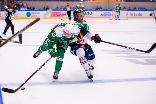 Rögles r21+och Växjös Dominik Bokk