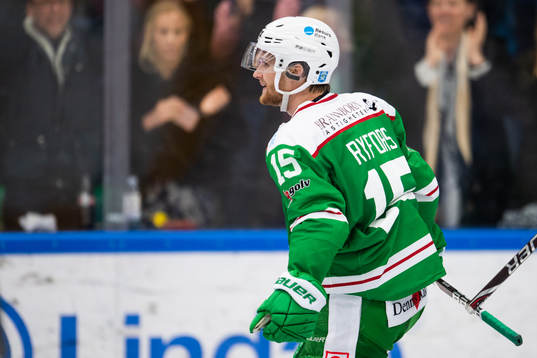 Rögles Simon Ryfors jublar