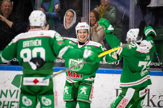 Rögles Leon Bristedt jublar