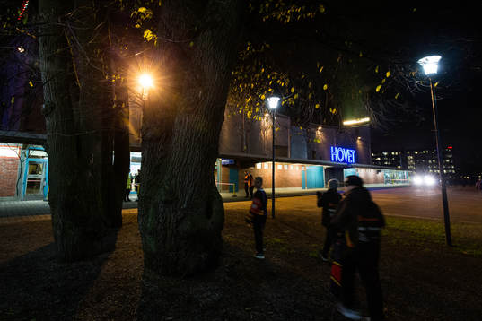 Exteriör av Hovet innan ishockeymatchen i SHL mellan