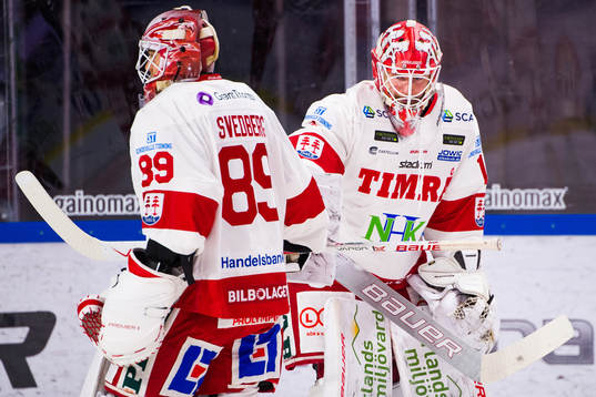 Timrås målvakt Niklas Svedberg och målvakt Victor