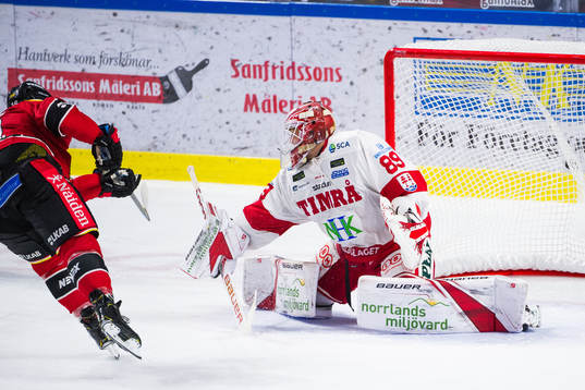 Luleås Niklas Olausson sätter 2-1